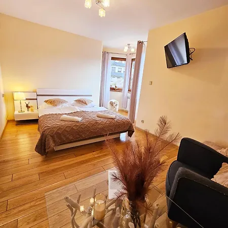 Regina Ii & Bed & Breakfast *