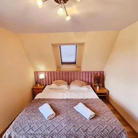Regina Ii & Bed & Breakfast